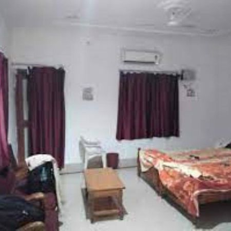 Hotel Circuit House,Cuttack Esterno foto